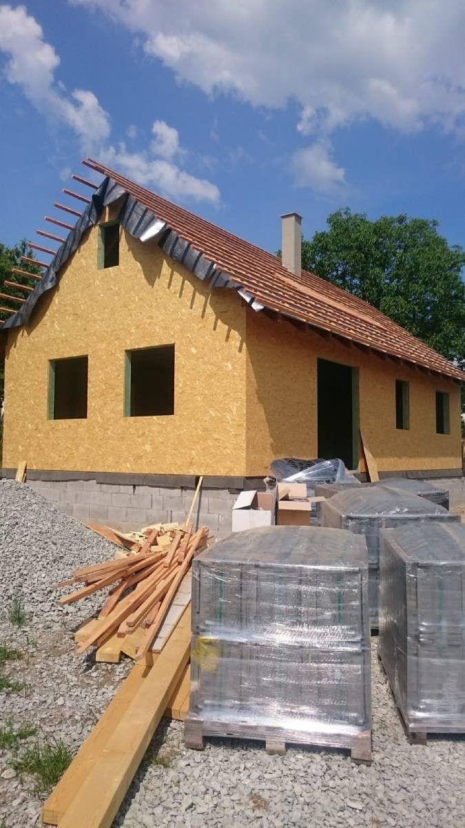 komin-z-lawy-wulkanicznej-single-modul-w-drewnianym-domu.jpg